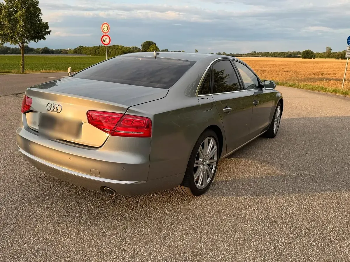 Gebraucht Audi A8 Ambiente 351 PS (258 kW) 2010 Grau Limousine