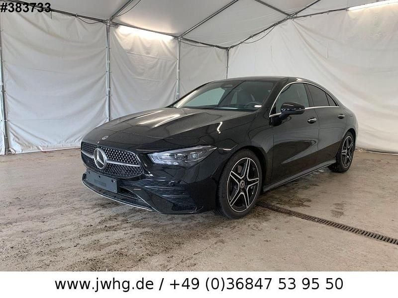 Schwarz Gebraucht 2023 Mercedes CLA200 AMG line Limousine | 33.950 € (Guter Preis) - Bild 1/4