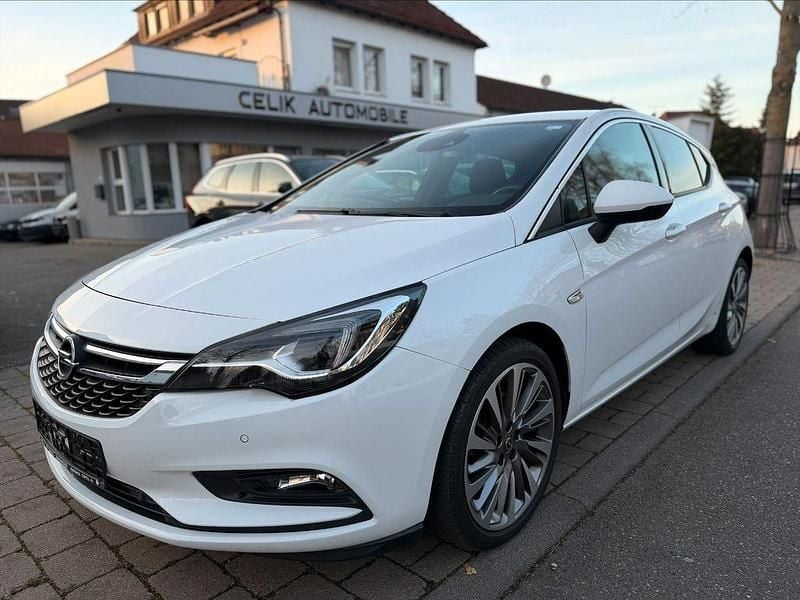 Weiß Gebraucht 2016 Opel Astra Dynamic Limousine | 7.500 € (Guter Preis) - Bild 1/4