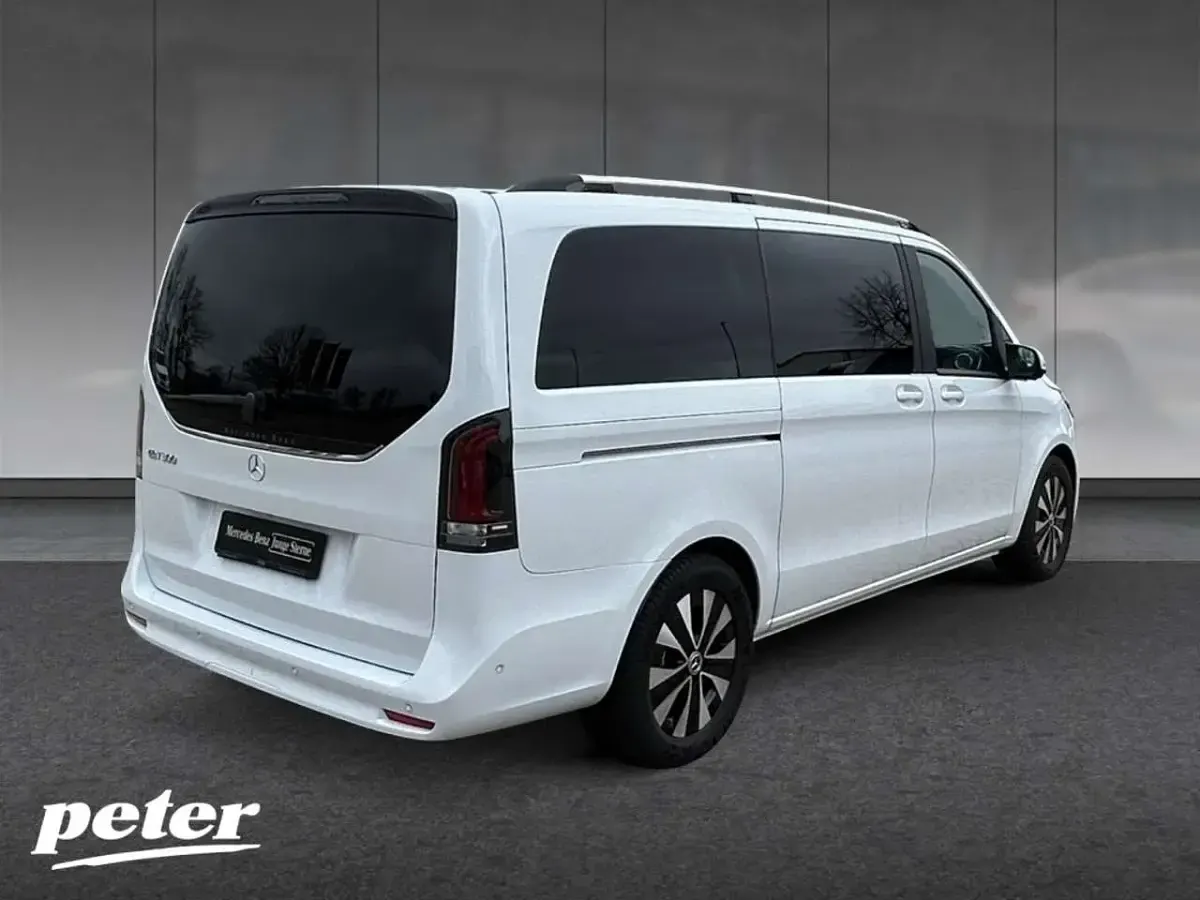 Gebraucht Mercedes EQV300 150 kW (204 PS) 2025 Weiß Van / Kleinbus