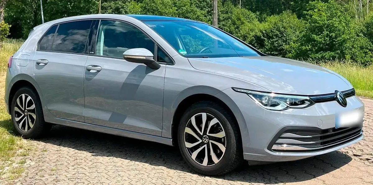 Gebraucht VW Golf VIII Life 130 PS (95 kW) 2021 Grau Limousine