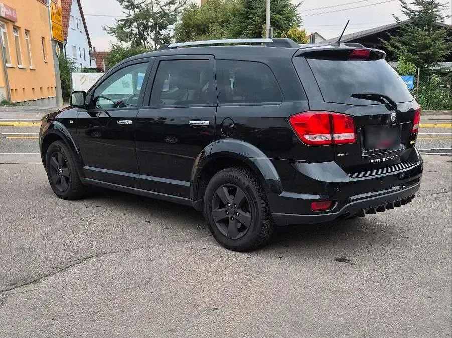 Gebraucht Fiat Freemont 170 PS (125 kW) 2012 Schwarz SUV