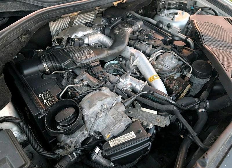Second-hand Mercedes ML320 224 CP (164 kW) 2007 Argintiu SUV