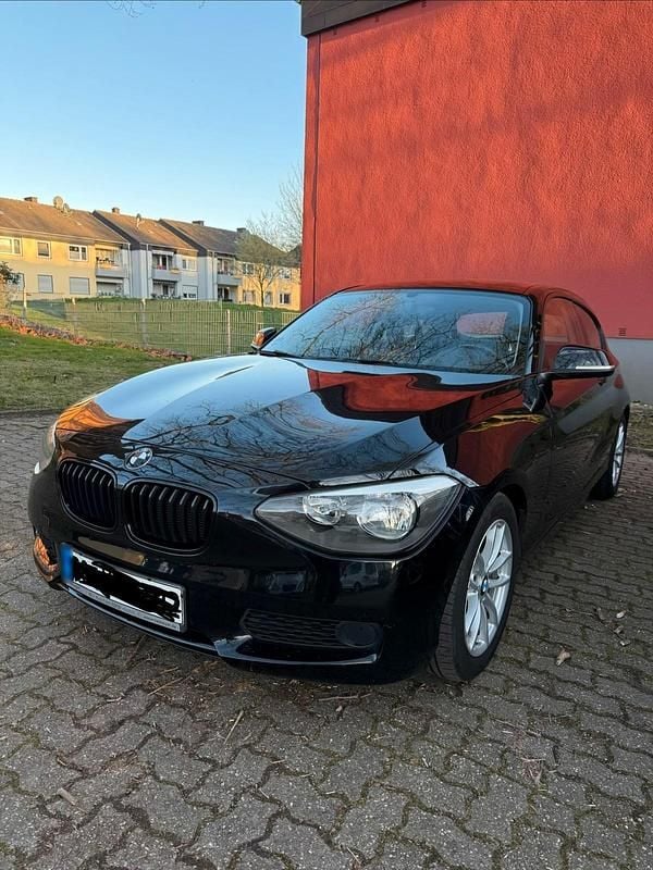 Gebraucht BMW 114 102 PS (75 kW) 2013 Schwarz Kleinwagen