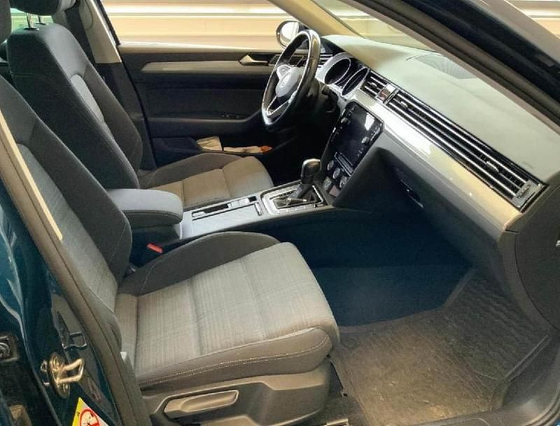 Gebraucht VW Passat Business 190 PS (139 kW) 2020 Blau Kombi