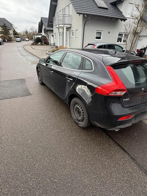 Gebraucht Volvo V40 150 PS (110 kW) 2014 Schwarz Kleinwagen