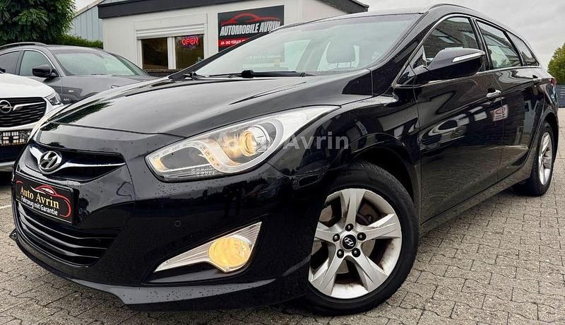 Schwarz Gebraucht 2015 Hyundai i40 Edition Kombi | 9.799 € (Fairer Preis) - Bild 1/4