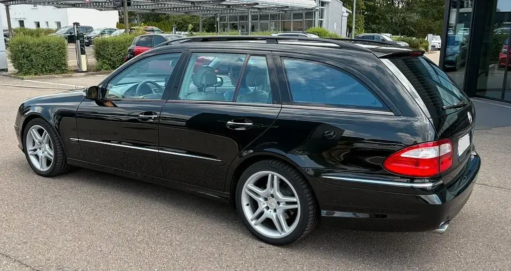 Gebraucht Mercedes E320 Avantgarde 224 PS (164 kW) 2004 Schwarz Limousine