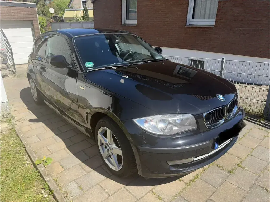 Gebraucht BMW 118 143 PS (105 kW) 2010 Schwarz Kleinwagen
