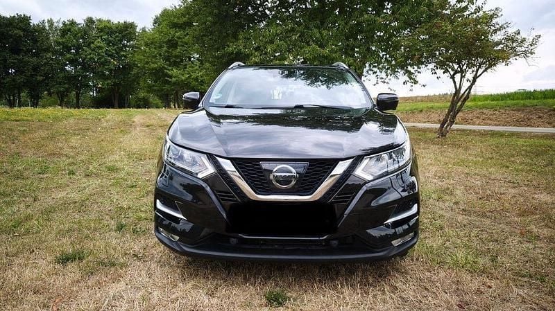 Schwarz Gebraucht 2018 Nissan Qashqai Tekna SUV | 15.300 € (Fairer Preis) - Bild 1/4