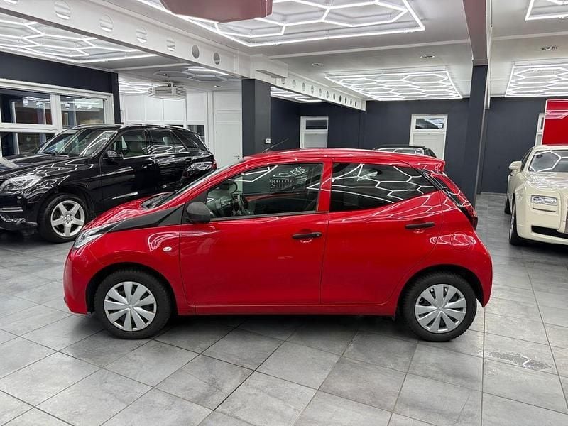 Gebraucht Toyota Aygo 72 PS (52 kW) 2020 Rot Kleinwagen