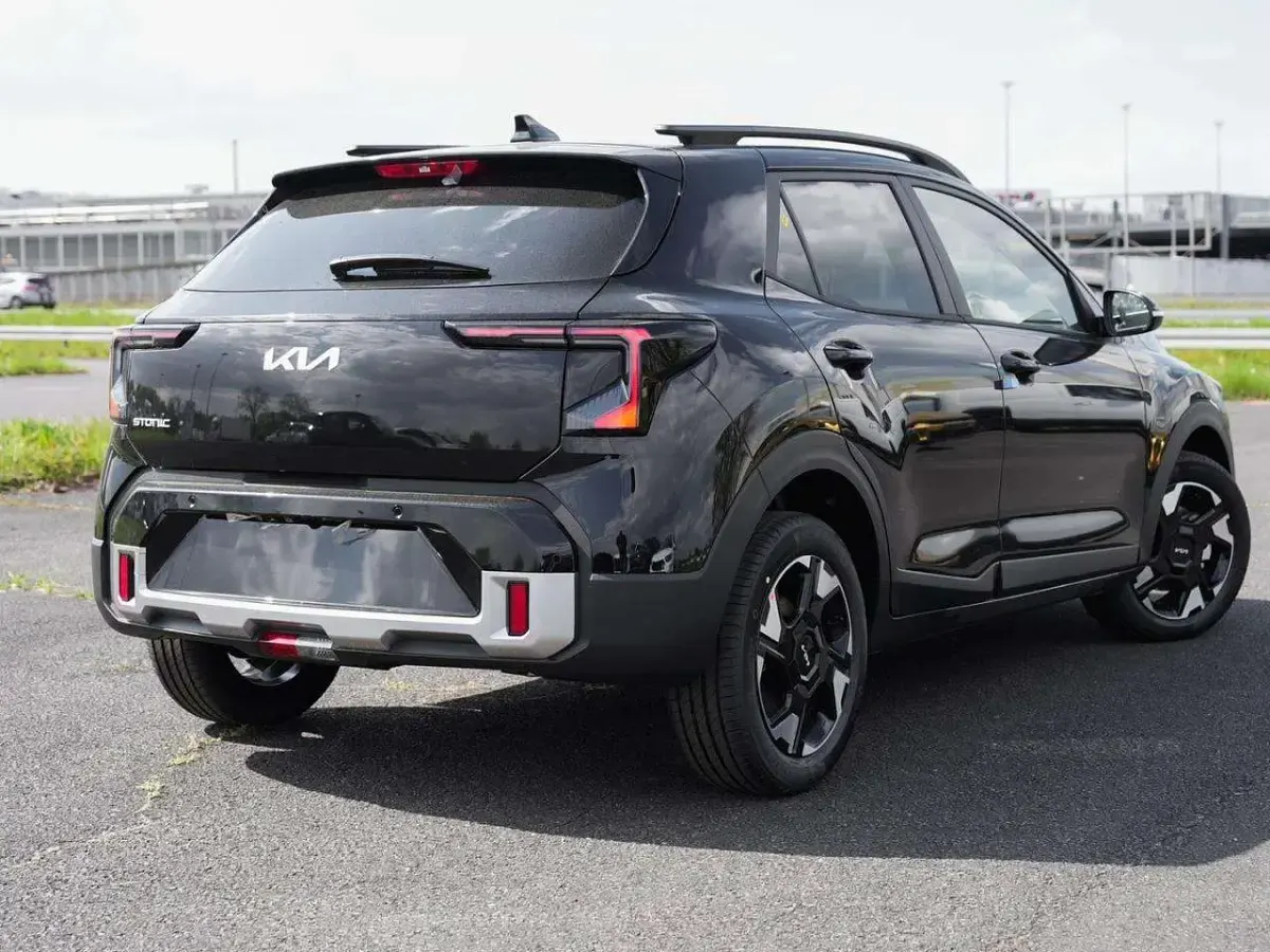 Gebraucht Kia Stonic Vision 101 PS (74 kW) 2026 Schwarz SUV