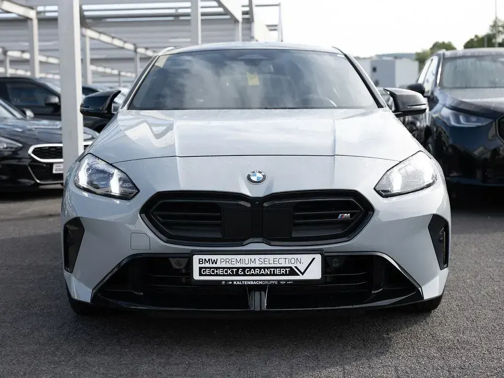 Gebraucht BMW M135 Performance 300 PS (220 kW) 2025 Grau Kleinwagen