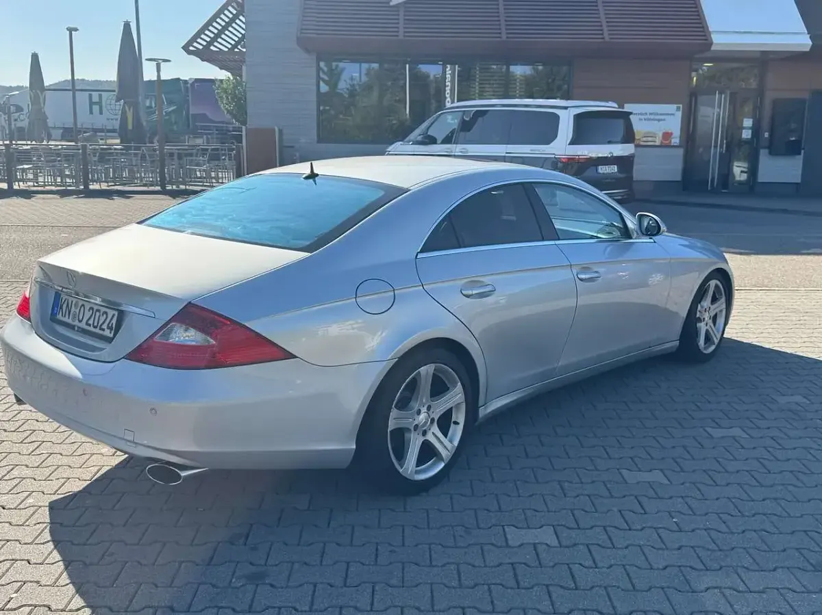 Gebraucht Mercedes CLS320 224 PS (164 kW) 2006 Silber Coupé