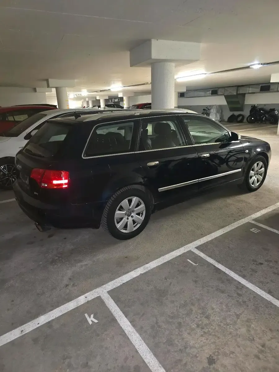Gebraucht Audi A4 163 PS (119 kW) 2005 Blau Kombi