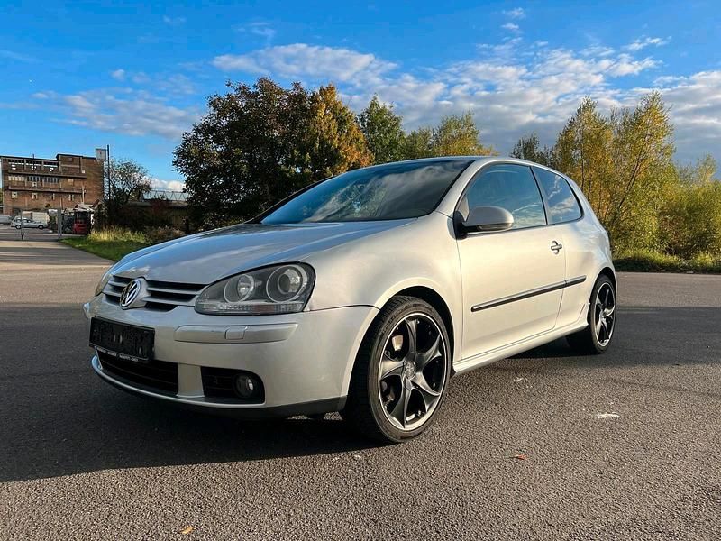 Silber Gebraucht 2004 VW Golf V Limousine | 3.500 € (Fairer Preis) - Bild 1/4