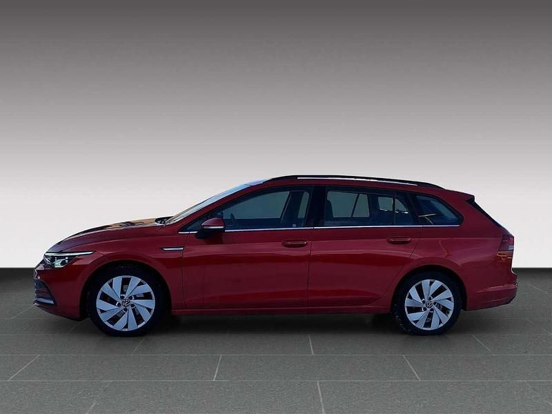 Gebraucht VW Golf VIII 131 PS (96 kW) 2021 Kings red metallic Kombi