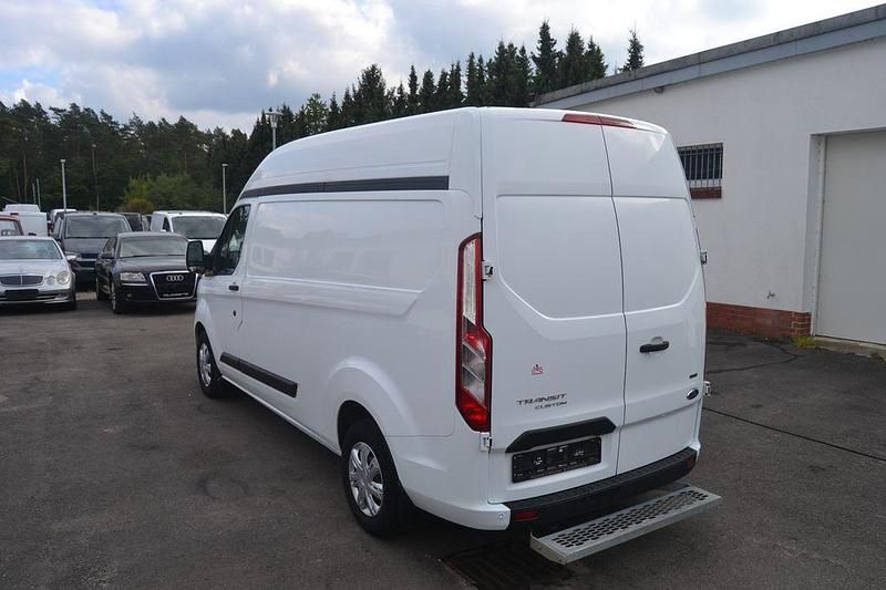 Gebraucht Ford Transit Custom Trend 131 PS (96 kW) 2018 Weiß Van / Kleinbus