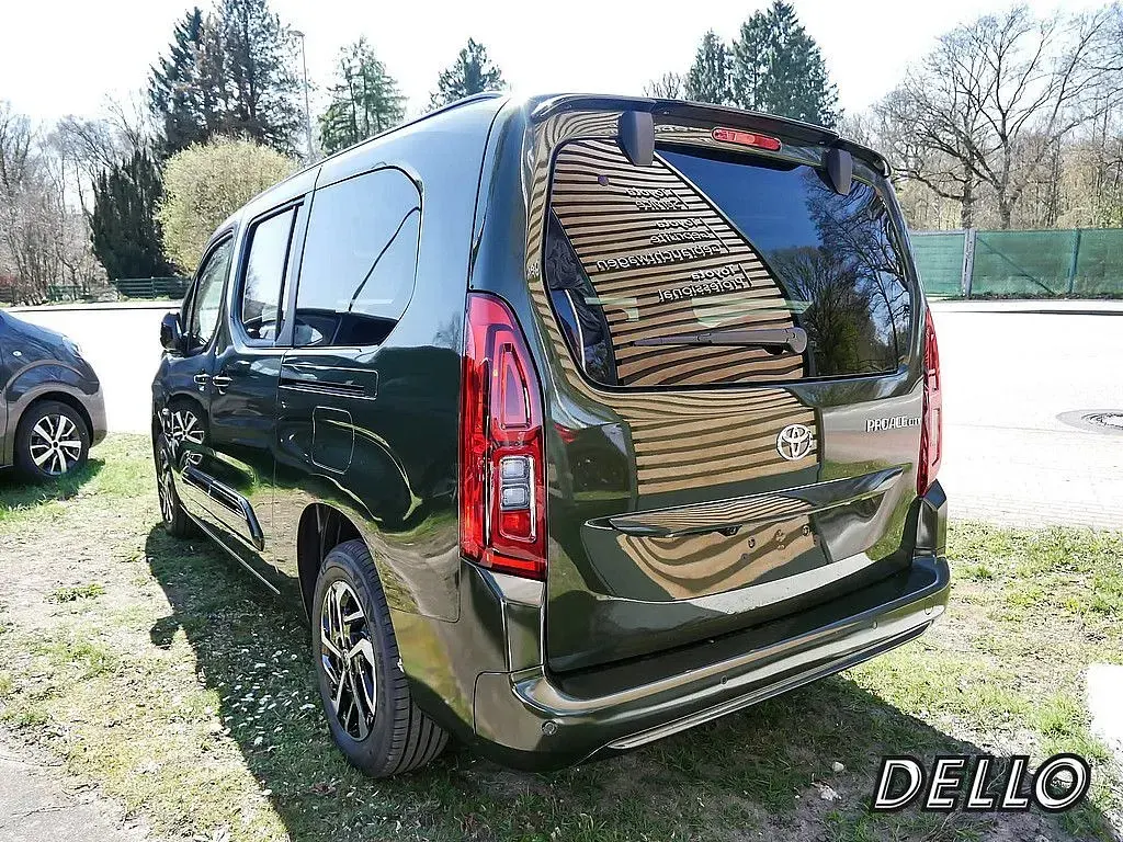 Neu Toyota Proace Verso City 131 PS (96 kW) 2026 Grün Kombi