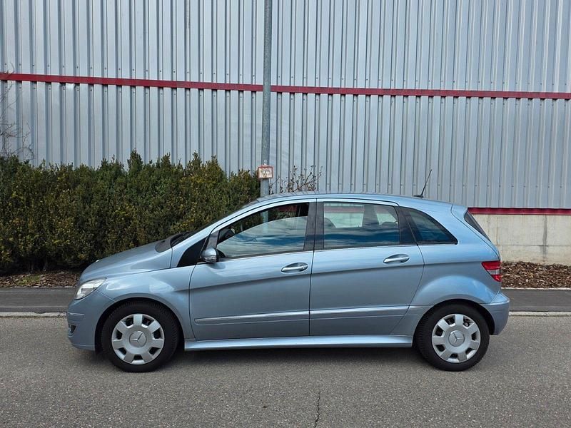 Gebraucht Mercedes B180 109 PS (80 kW) 2007 Blau Van / Kleinbus