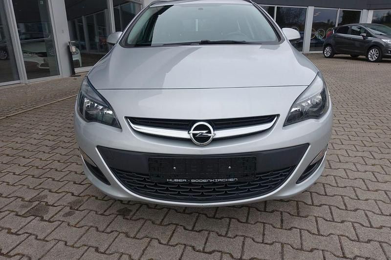 Gebraucht Opel Astra Selection 116 PS (85 kW) 2016 Silber Kombi