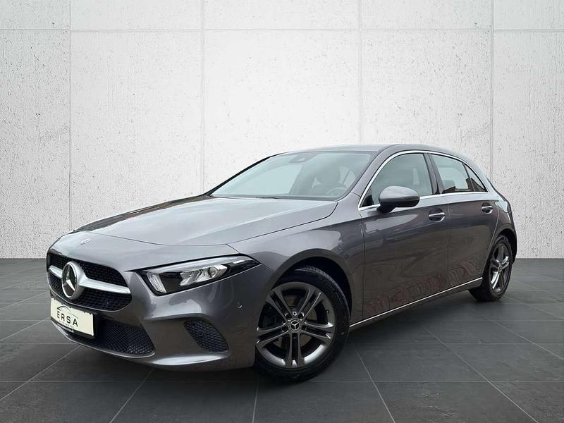 Grau Gebraucht 2018 Mercedes A200 Progressive Limousine | 19.999 € (Fairer Preis) - Bild 1/4