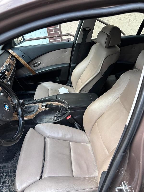 Gebraucht BMW 525 216 PS (158 kW) 2005 Kombi