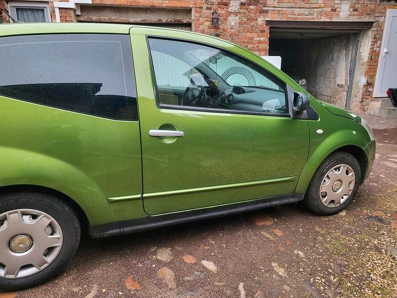 Gebraucht Citroën C2 60 PS (44 kW) 2004 Grün Kleinwagen