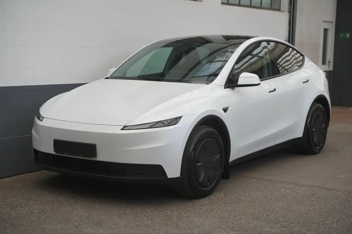 Gebraucht Tesla Model Y Standard Range 219 kW (299 PS) 2026 Weiß SUV