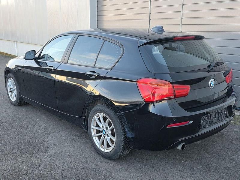 Gebraucht BMW 116 Advantage 109 PS (80 kW) 2016 Schwarz Kleinwagen