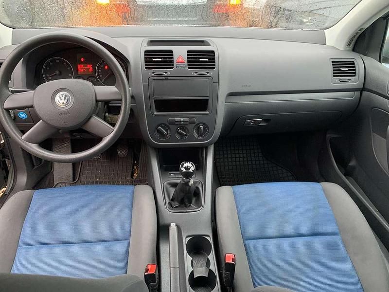 Gebraucht VW Golf IV Trendline 75 PS (55 kW) 2005 Reflexsilber Kleinwagen