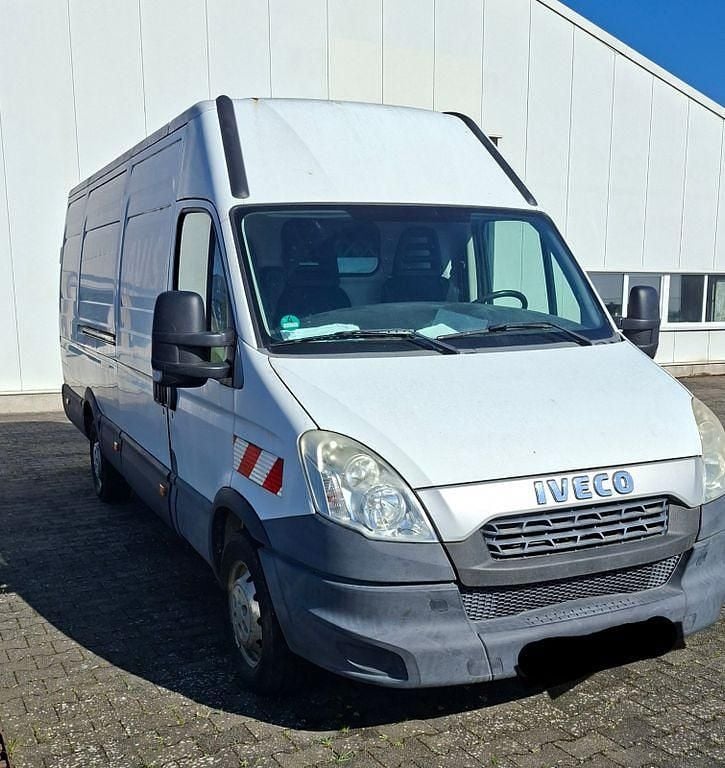 Second-hand Iveco Daily 126 CP (92 kW) 2012 Alb Berlinǎ