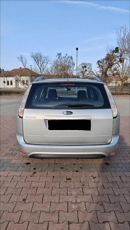 Gebraucht Ford Focus Ambiente 101 PS (74 kW) 2009 Silber Kombi