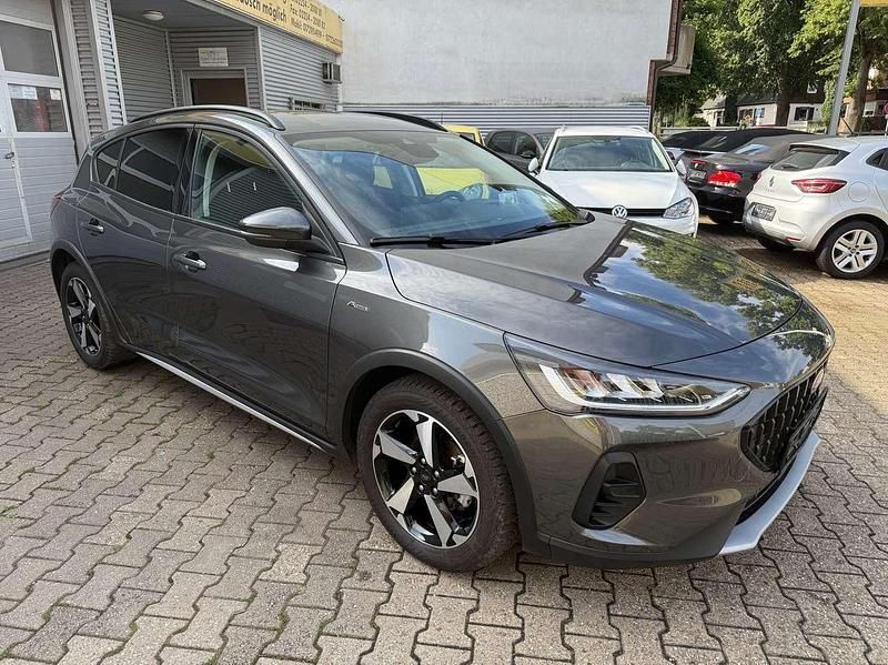 Gebraucht Ford Focus Active X 125 PS (91 kW) 2023 Grau Kleinwagen