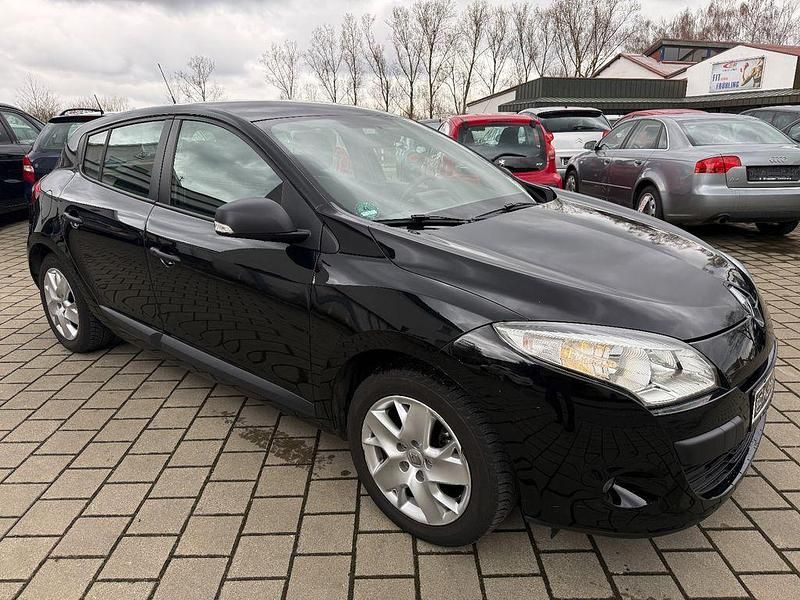 Używany Renault Mégane 101 KM (74 kW) 2012 Czarny Sedan/Limuzyna