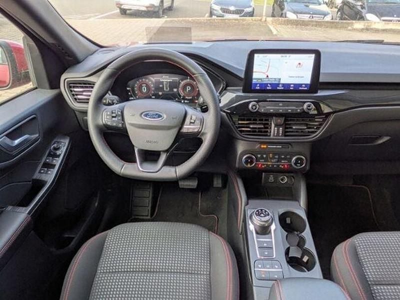 Gebraucht Ford Kuga ST-Line 120 PS (88 kW) 2023 Rot, lucid red metallic SUV