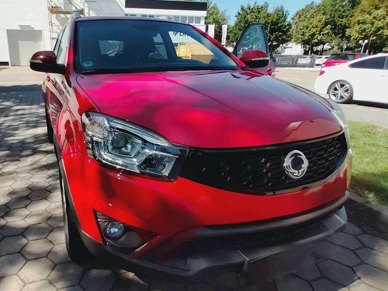 Rot Gebraucht 2016 Ssangyong Korando Quartz SUV | 8.900 € (Fairer Preis) - Bild 1/4