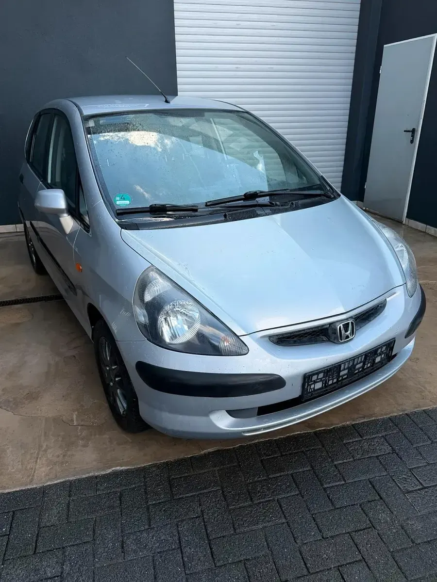 Usata Honda Jazz 82 CV (60 kW) 2002 Argento Utilitaria
