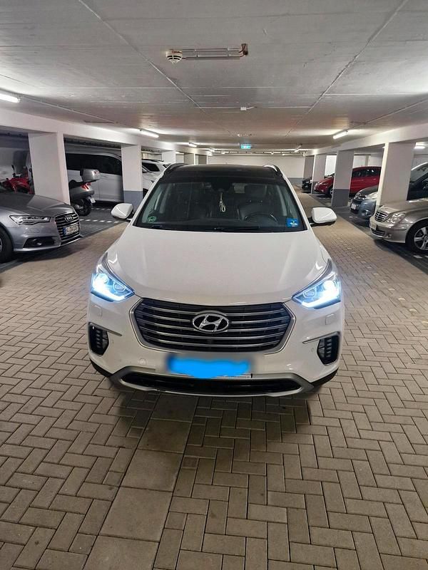 Weiß Gebraucht 2018 Hyundai Santa Fe SUV | 23.900 € (Fairer Preis) - Bild 1/4