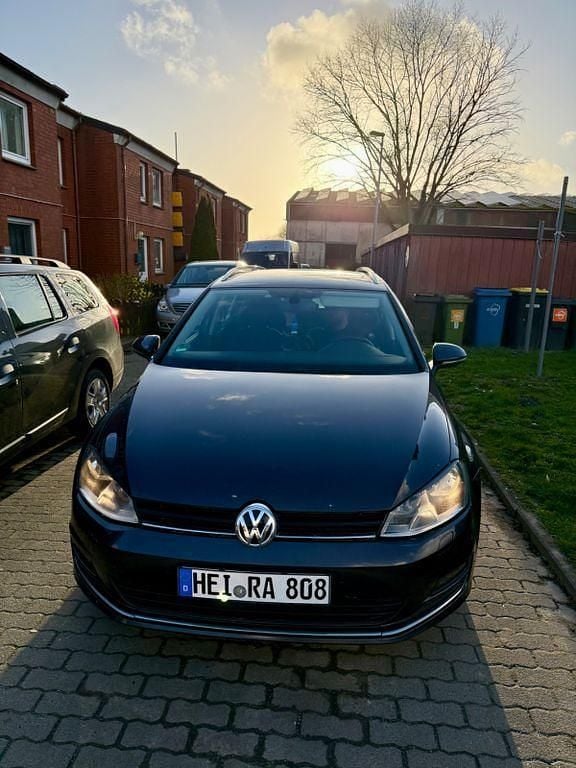 Gebraucht VW Golf VII LOUNGE 110 PS (80 kW) 2015 Grau Kombi