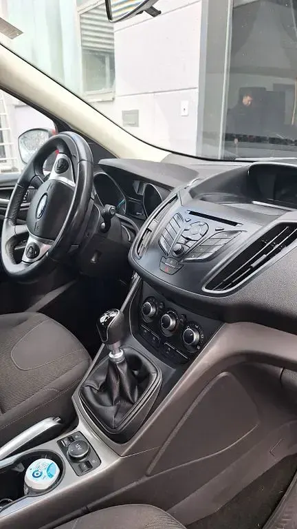 Gebraucht Ford Kuga 150 PS (110 kW) 2015 Rot SUV