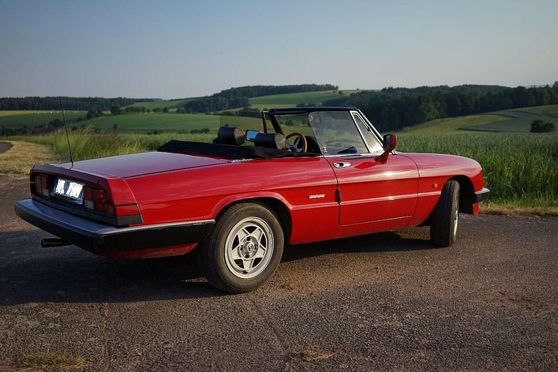Gebraucht Alfa Romeo Spider 116 PS (85 kW) 1989 Rot Cabrio