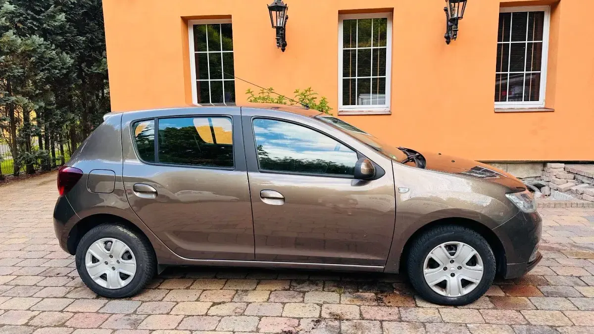 Gebraucht Dacia Sandero 90 PS (66 kW) 2017 Braun Limousine