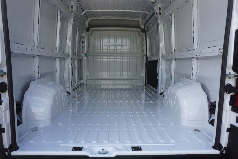 Gebraucht Opel Movano 165 PS (121 kW) 2023 Weiß Van