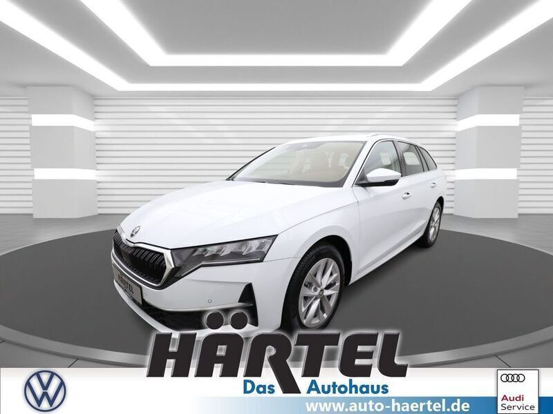Moonweiß perleffekt (weiß) Gebraucht 2024 Skoda Octavia Selection Kombi | 30.400 € (Fairer Preis) - Bild 1/4