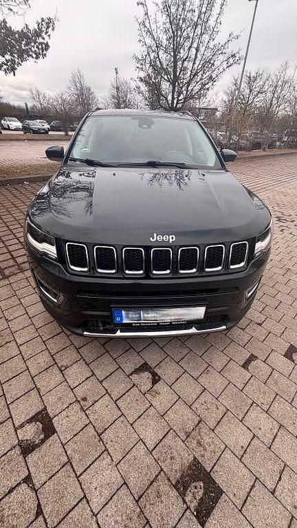 Gebraucht Jeep Compass Limited 140 PS (102 kW) 2018 Grau SUV
