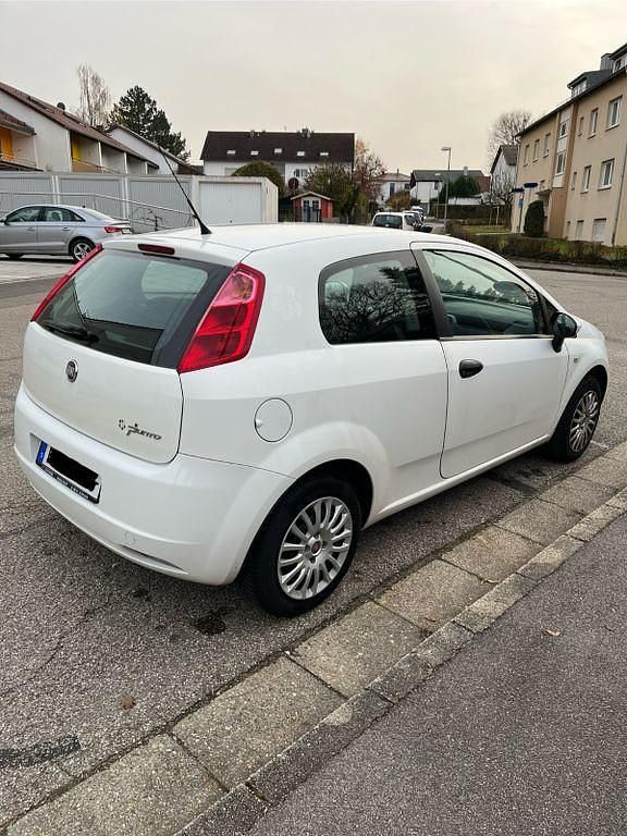 Gebraucht Fiat Punto 65 PS (47 kW) 2009 Weiß Limousine