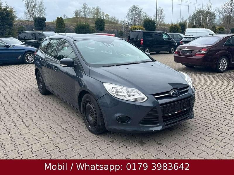 Gebraucht Ford Focus Trend 105 PS (77 kW) 2013 Midnight skygrau metallic Kombi