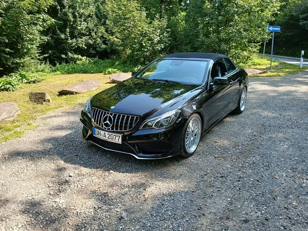 Gebraucht Mercedes E200 AMG 184 PS (135 kW) 2014 Schwarz Cabrio