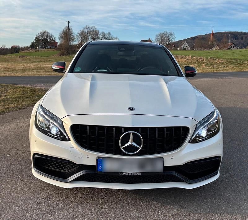 Weiß Gebraucht 2016 Mercedes C63 AMG Edition 1 Limousine | 44.900 € (Fairer Preis) - Bild 1/4